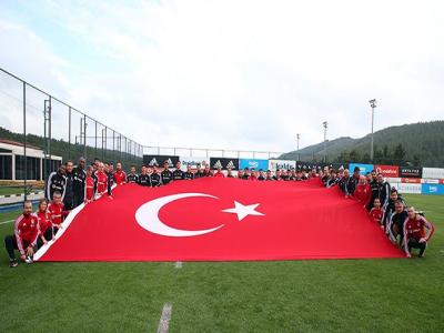 Futbol Takımımızdan Cumhuriyet Bayramı Kutlaması